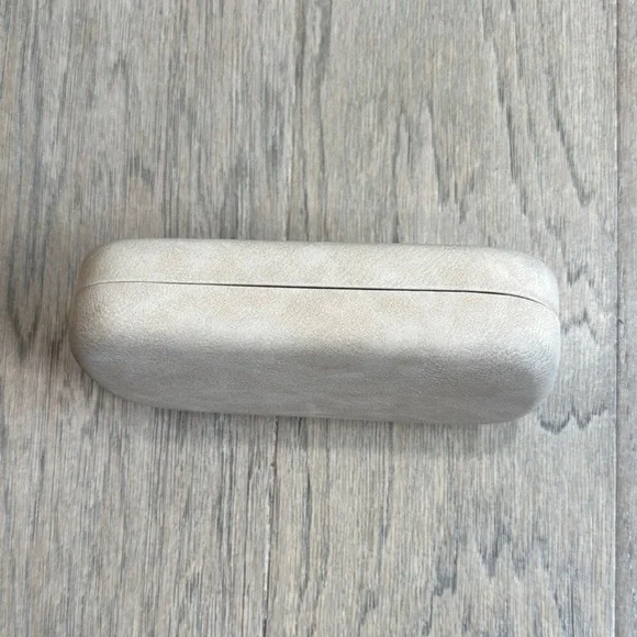 Chloé Beige Glasses Case 6.25x3x1.5 - Picture 5 of 5